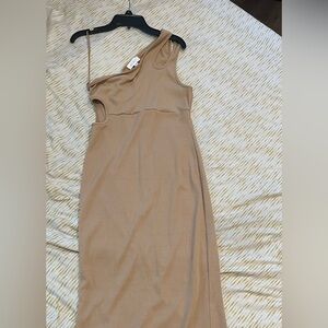 Elegant Tan Sleeveless Dress